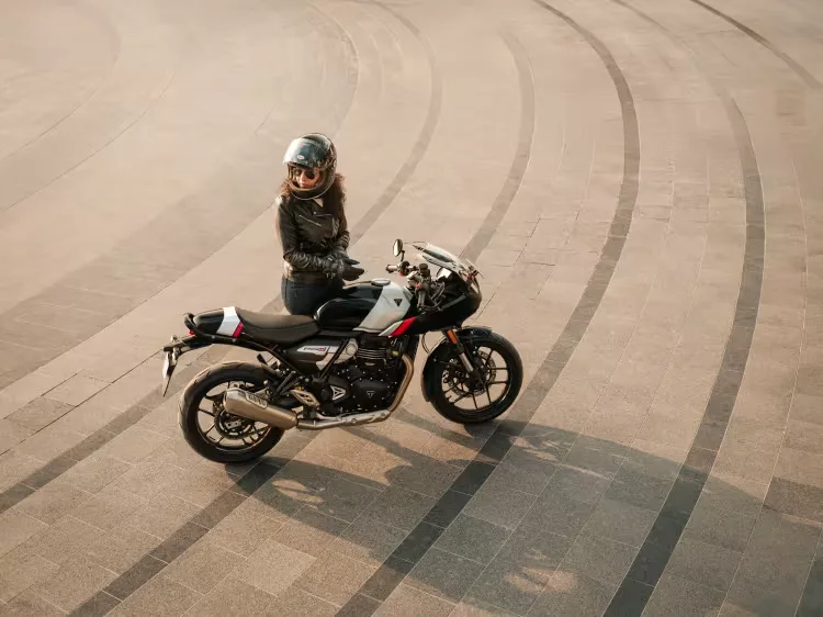 Triumph Thruxton 400